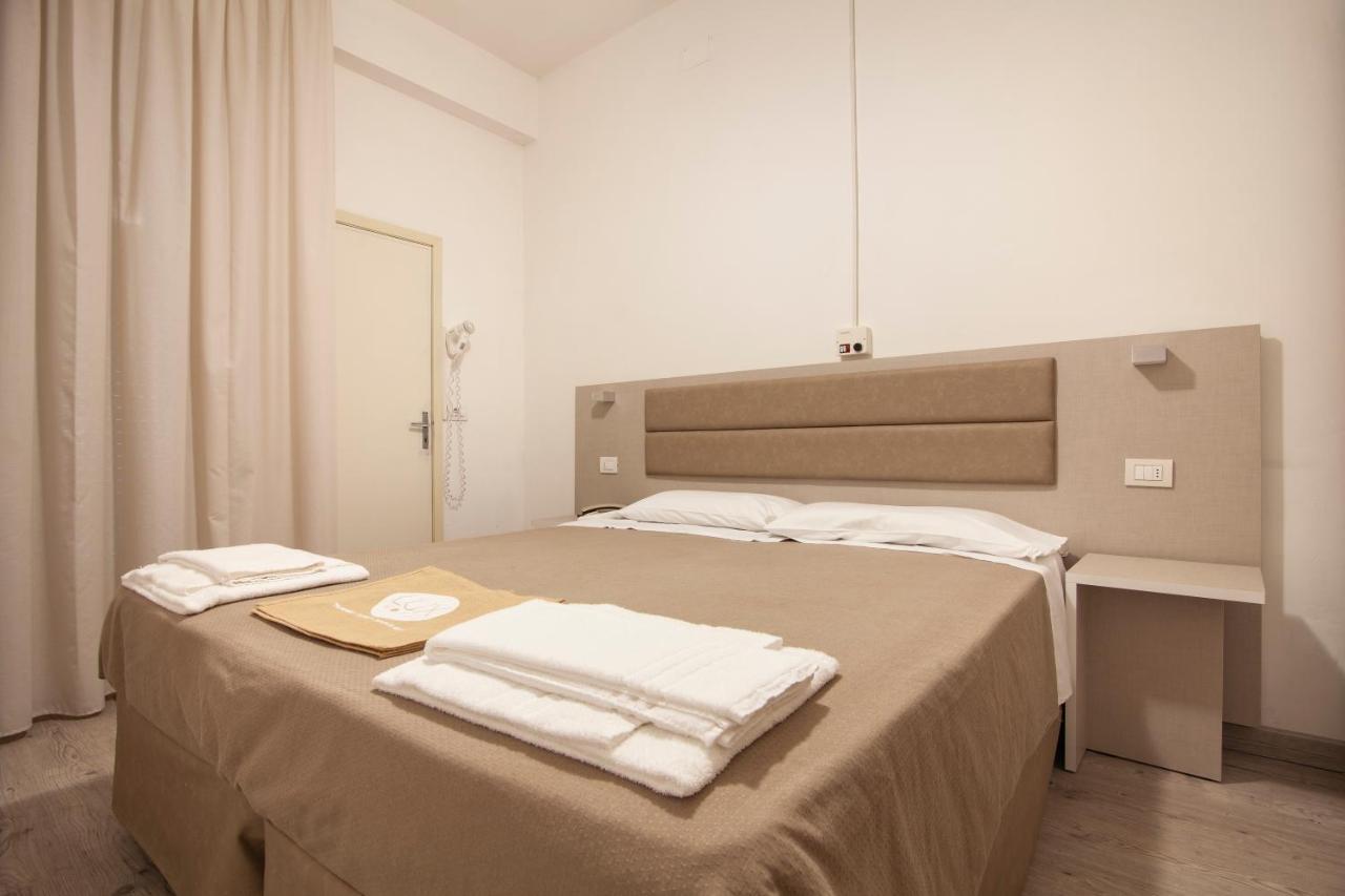 Hotel Lux Gabicce Mare Extérieur photo