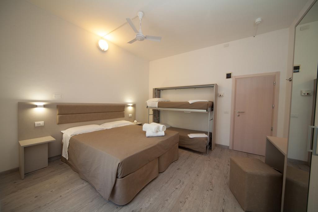Hotel Lux Gabicce Mare Extérieur photo